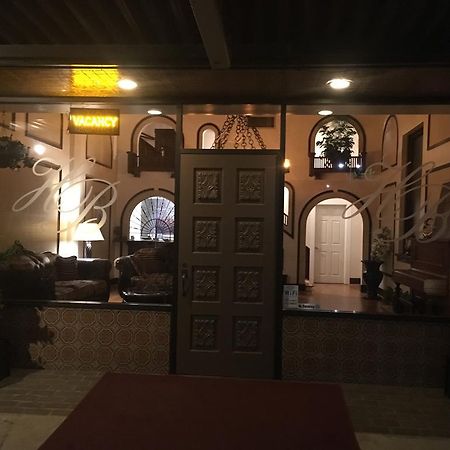Hotel Burgess Reedley エクステリア 写真